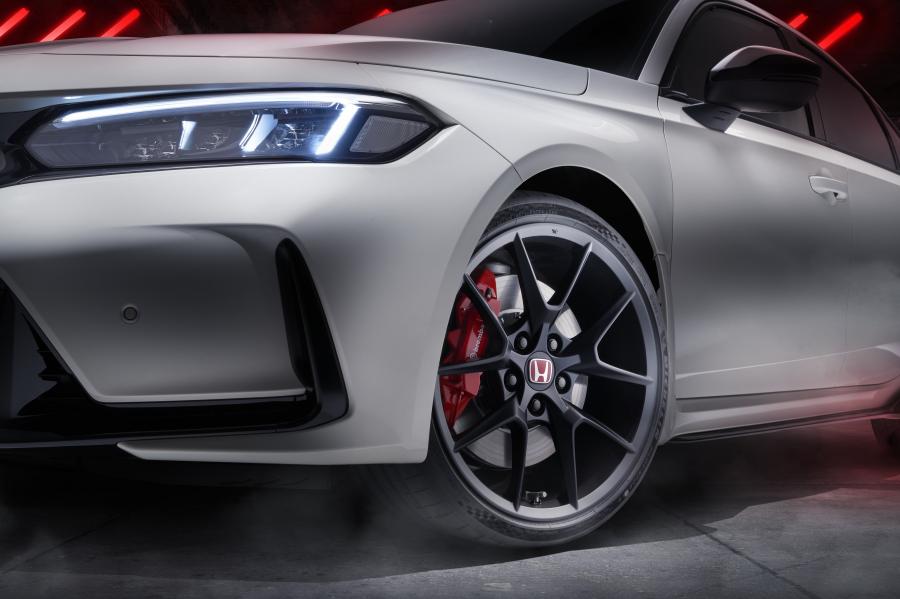Детали экстерьера Honda Civic Type R 2022 года  (EU) (фото 9 из 10)